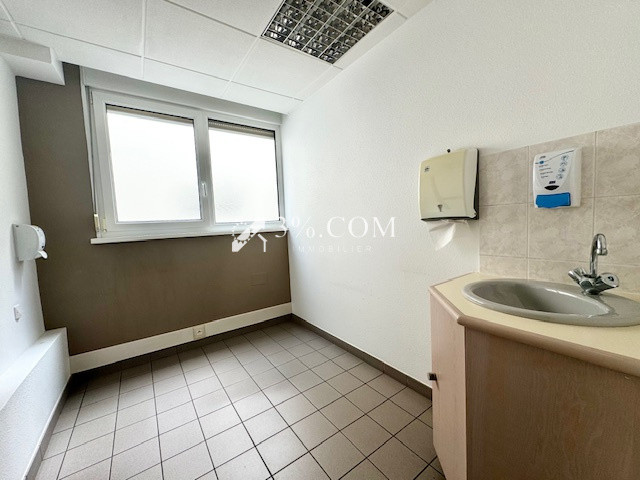 3%COM LOCAL PROFESSIONNEL de 204m2 au centre de HOCHFELDEN