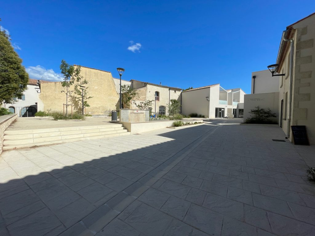LOCAL COMMERCIAL 166 m2 A VENDRE A BERNIS - GARD