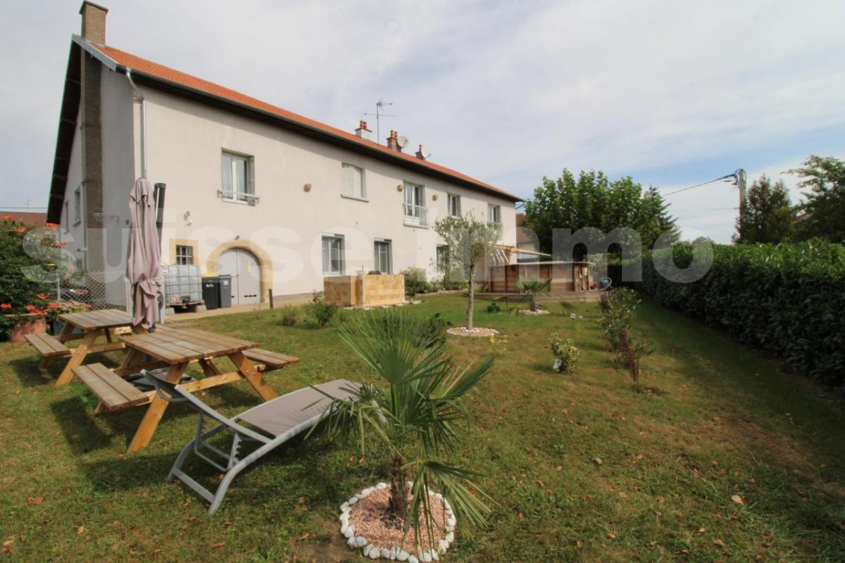 Immeuble - 370.69 m2 - 4 appartements - terrain d'environ 25 ares constructibles