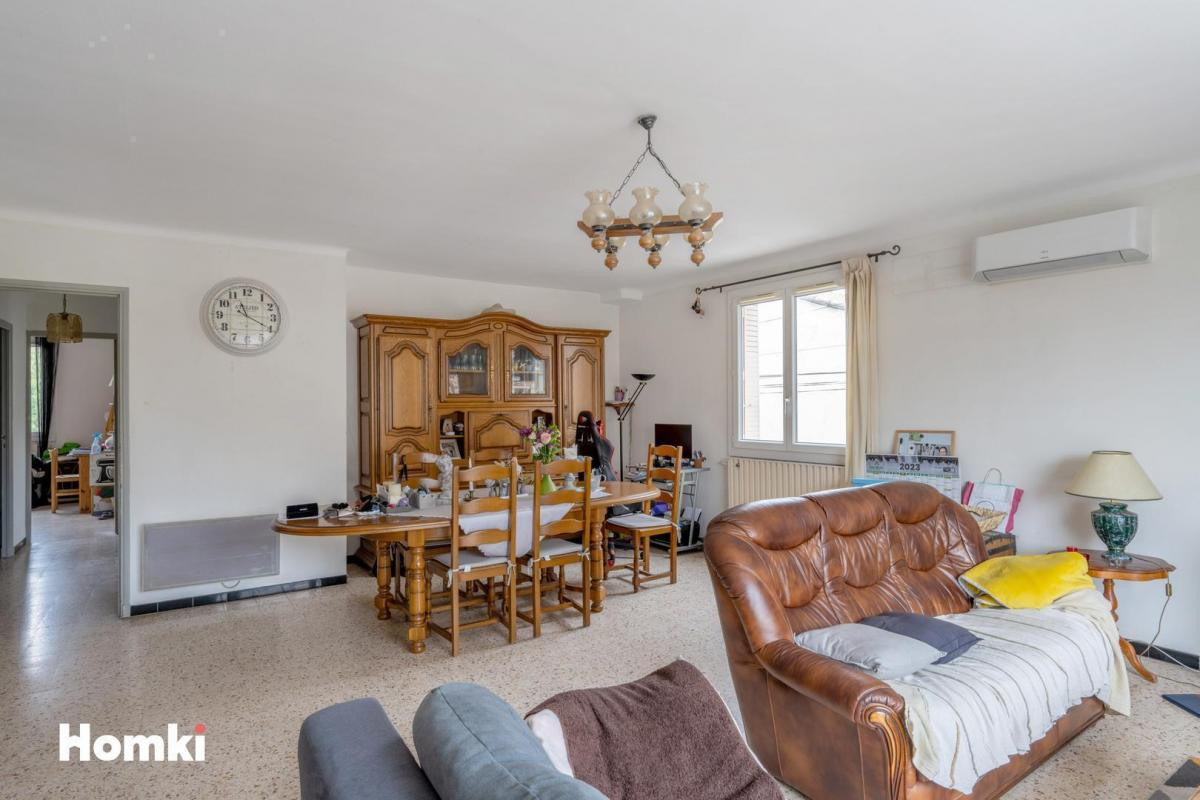 Belle Opportunité immeuble de 2 biens T6 de 250 m²  centre ville de Morières-lès-Avignon
