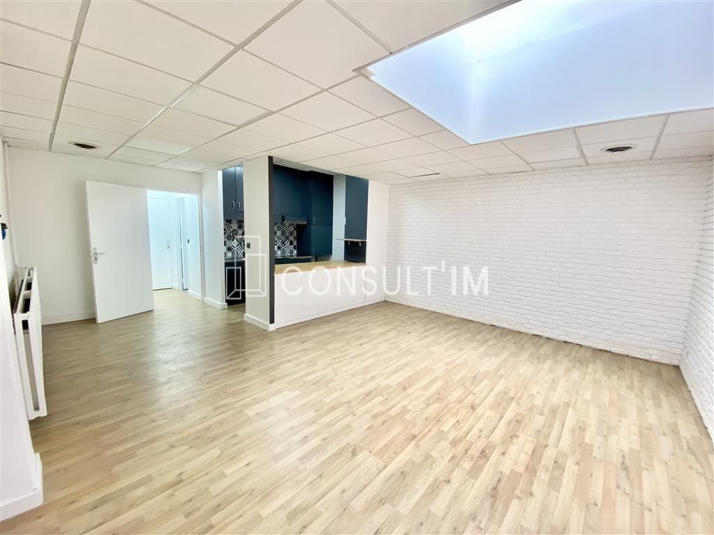 A proximité du centre-co SO OUEST, à louer un local  de 277m² avec une belle HSP