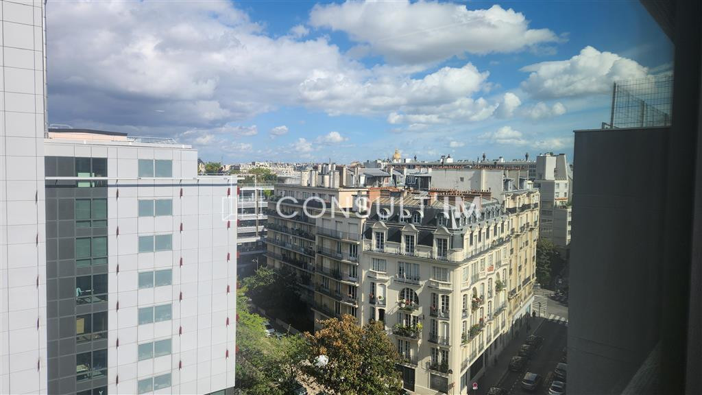 Grande surface de bureaux dans un immeuble restructuré