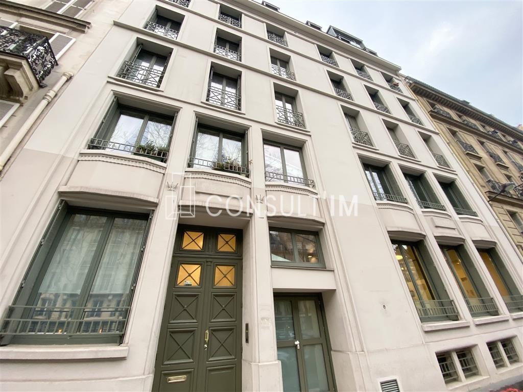 A deux pas du Champs de Mars, à louer bureaux climatisés