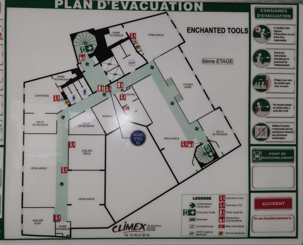 En bordure de la place de la Bourse, plateau rénové à louer