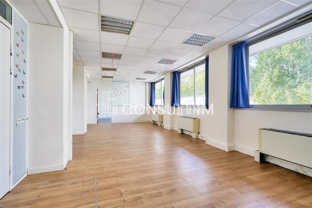 A proximité de Boulogne Jean Jaurès, à louer, bureaux de 245m²