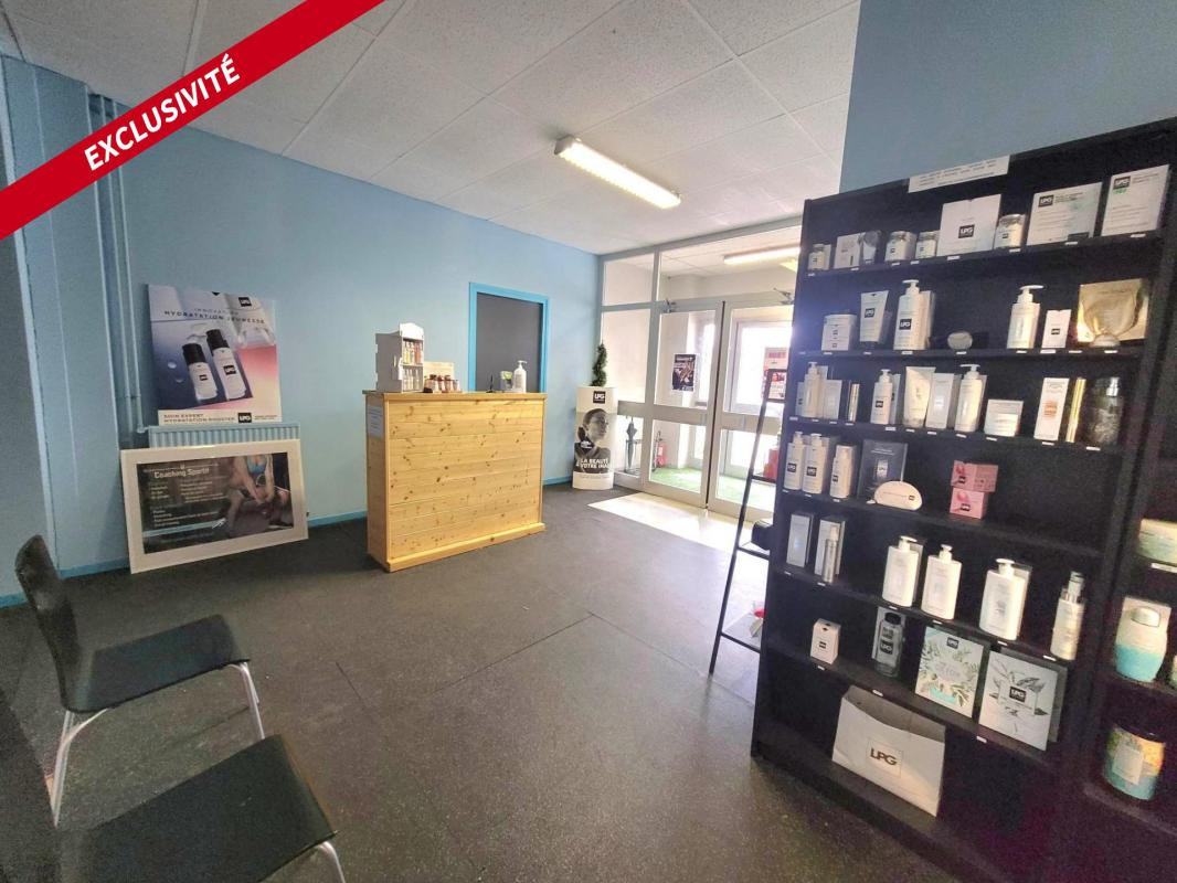 OPPORTUNITE RARE :Local de 1200 m2 (divisible). Usage pro ou habitation ou mixte . Accès PMR. Centre ville/Carnot