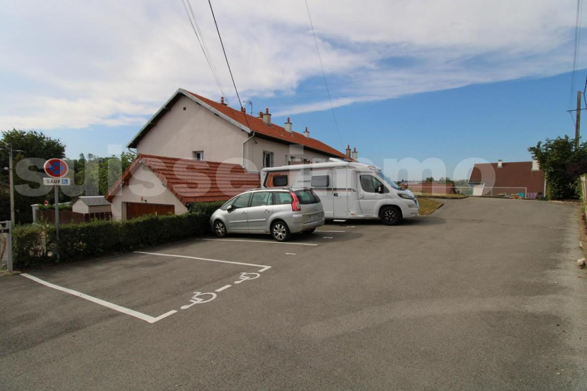 Immeuble - 370.69 m2 - 4 appartements - terrain d'environ 25 ares constructibles