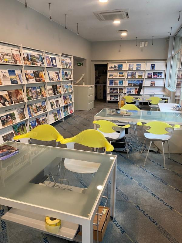 Exclusivité - immeuble commercial emplacement de premier ordre au pied de Auchan city