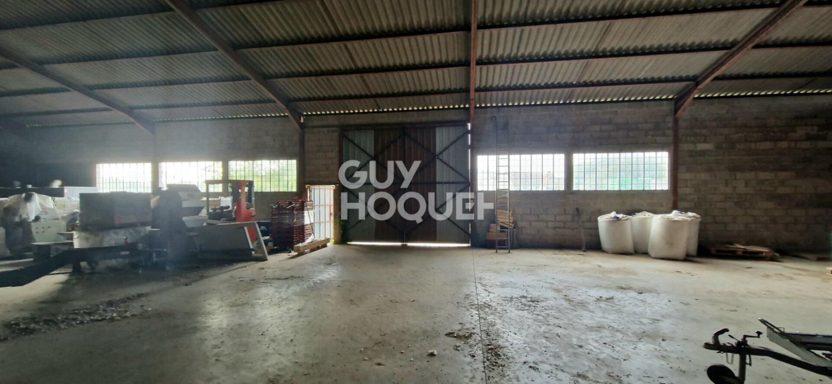 À vendre - entrepôt d'environ 550 m² à Laon
