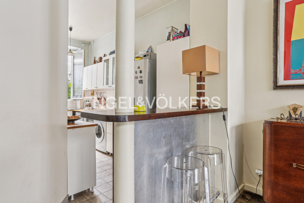 Batignolles-Mairie du 17e - Appartement-local 3 pièces 65m²