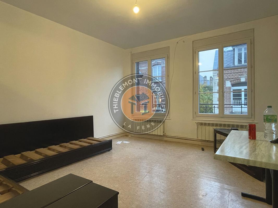 Immeuble La Fere 14 pièce(s) 294 m2
