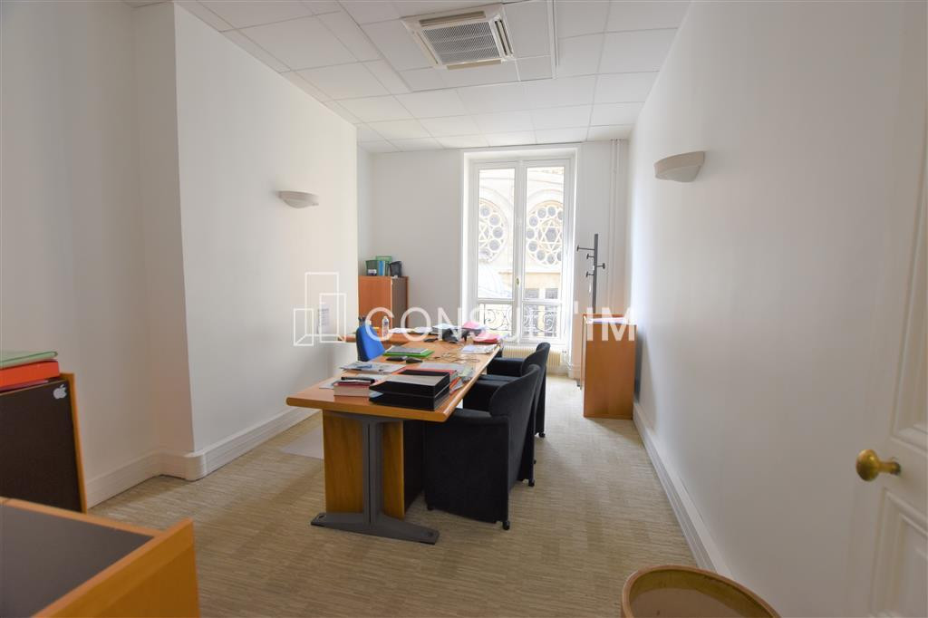 A louer bureaux dans un immeuble de standing