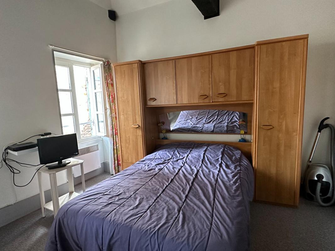 Immeuble Bourbon L Archambault 4 pièce(s) 50 m2, 2 apparts loués en cure 91300 FAI