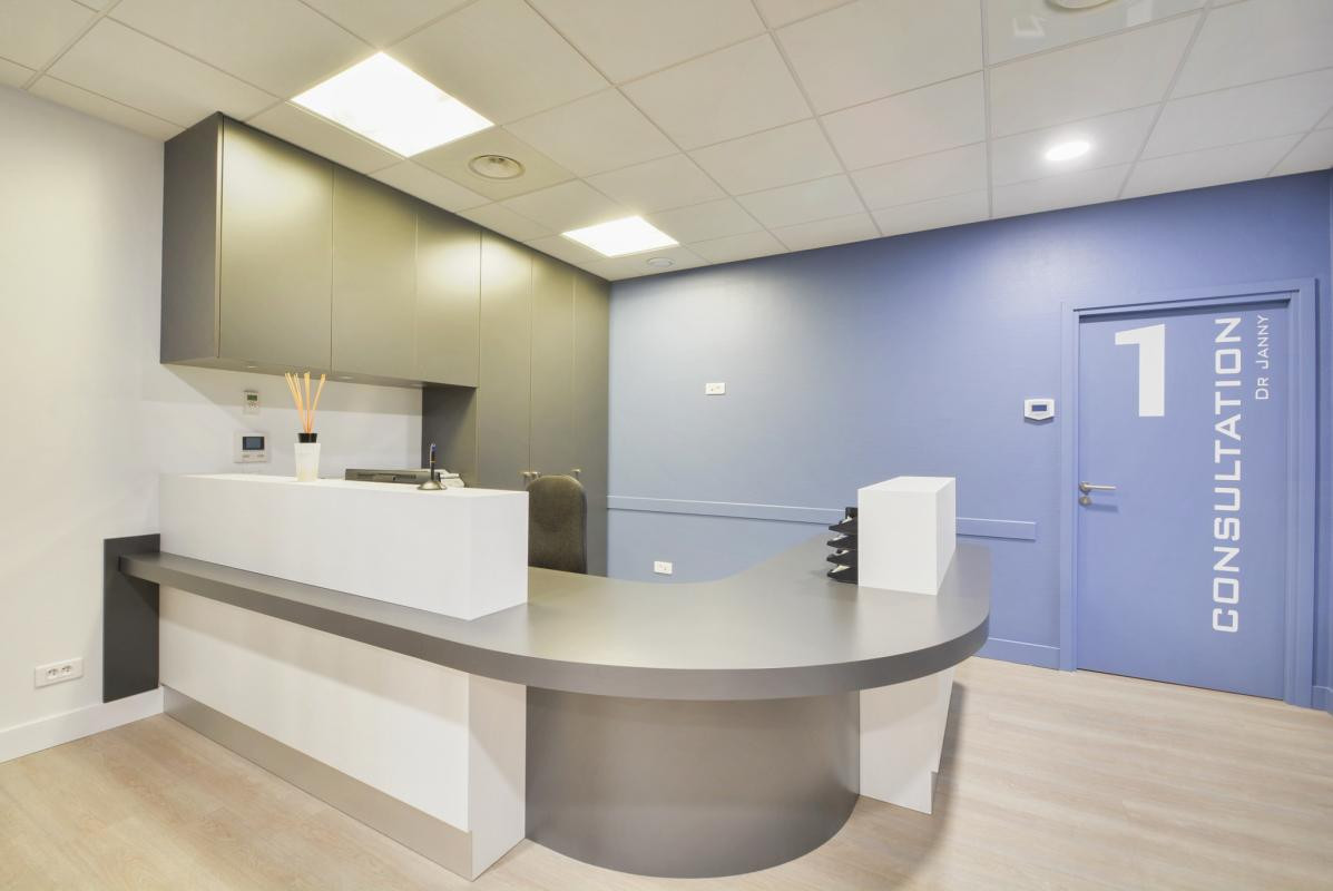 PLATEAU DE HAYE - ZFU - LOYER TOUT COMPRIS  - 80M2  partagés