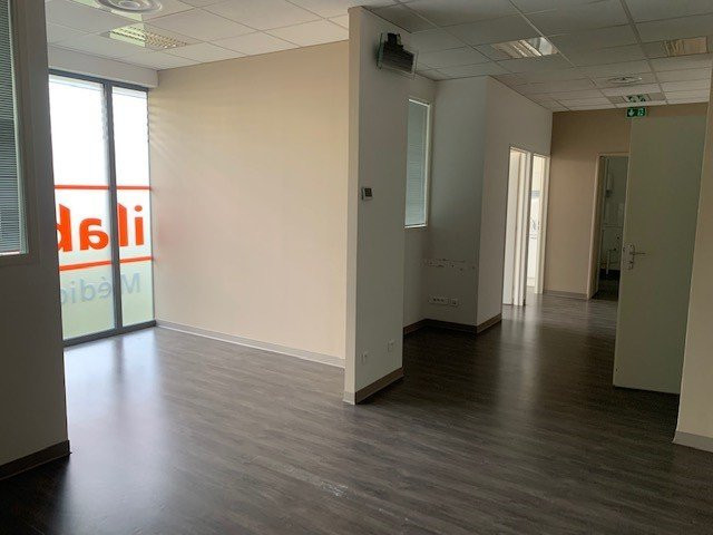 À vendre : Local commercial idéalement situé à Chalon-sur-Saône - Secteur Centre Hospitalier