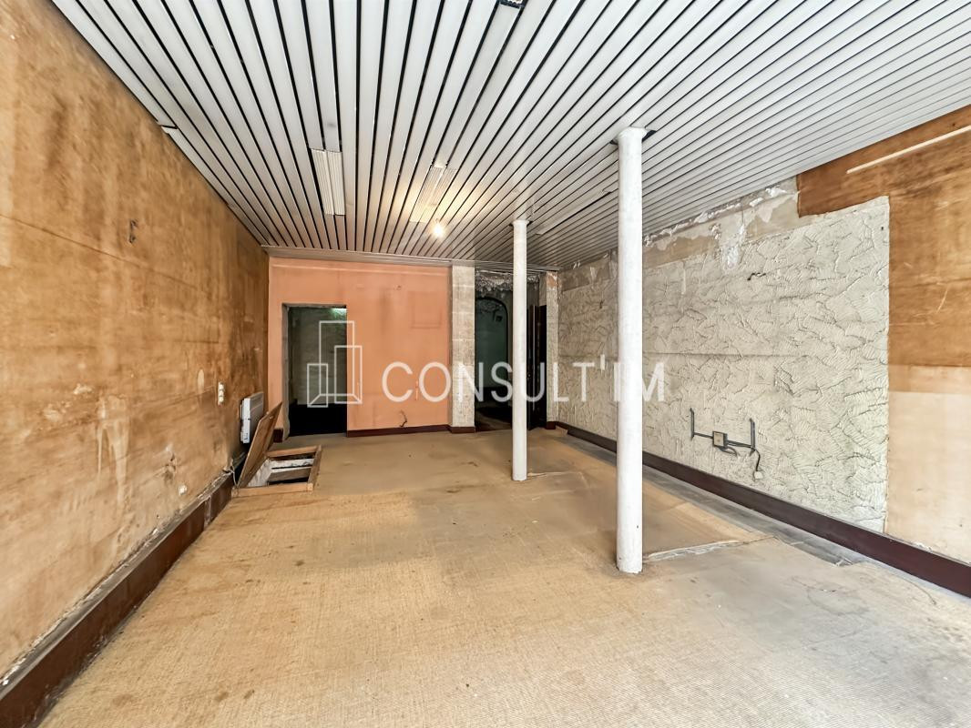 A louer une boutique de 74m² dans le 14ème arrondissement