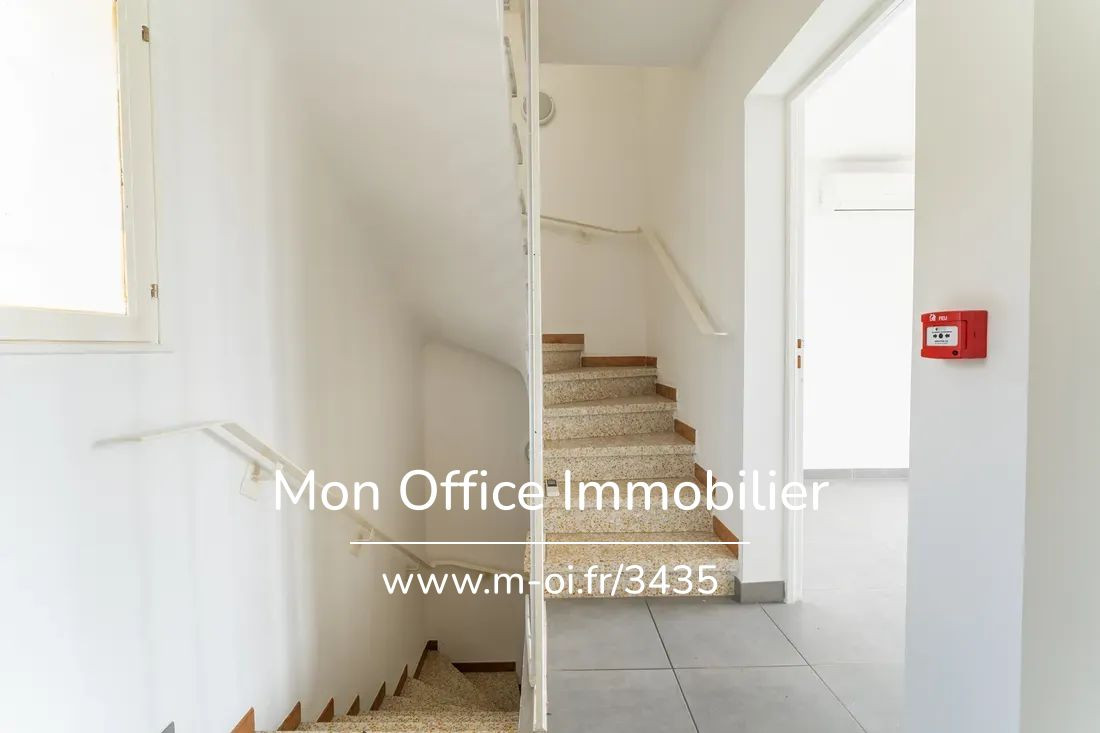 Référence : 4054-LLE - Centre médical 7 pièces à Marseille 14e Arrondissement (13014)
