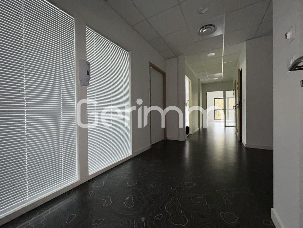 Location - Immeuble de bureaux - 71,28 m² - VOIRON