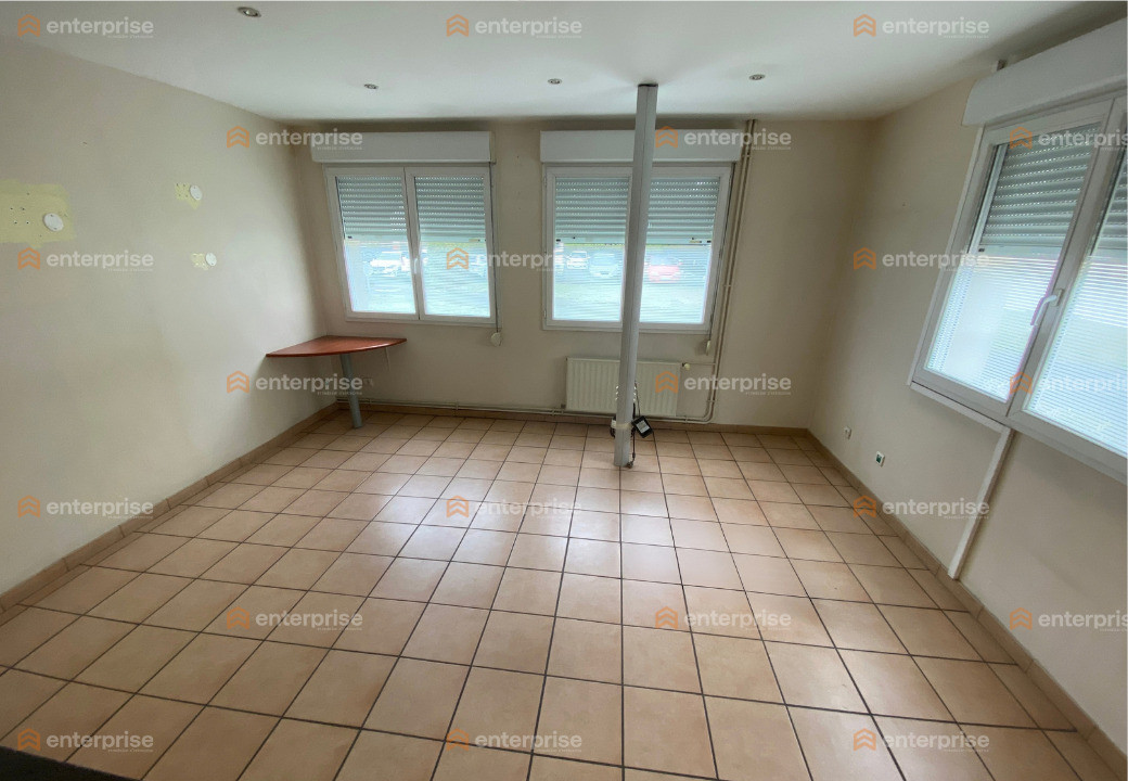 A LOUER - BUREAUX/ LOCAUX COMMERCIAUX - 110M2 - LIBERCOURT - RUE COMMERCANTE