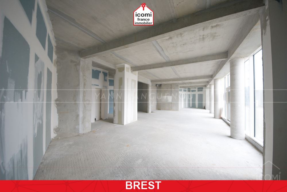 FINISTERE - Brest (29200) - À VENDRE - LOCAL 140 M²  - REZ-DE-CHAUSSÉE - GRANDE VISIBILISÉE - CENTRE-VILLE - À SAISIR