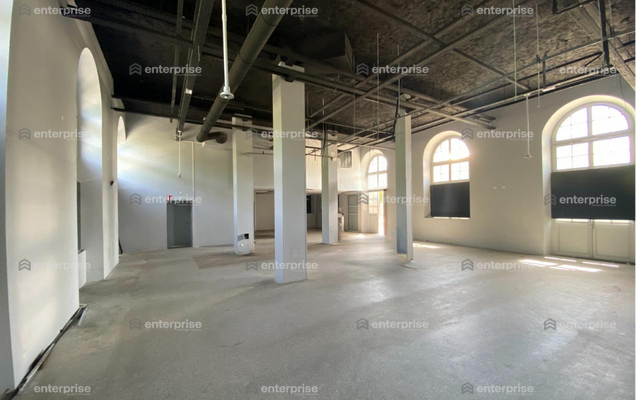 LOCAL COMMERCIAL - COMPIEGNE / CENTRE-VILLE