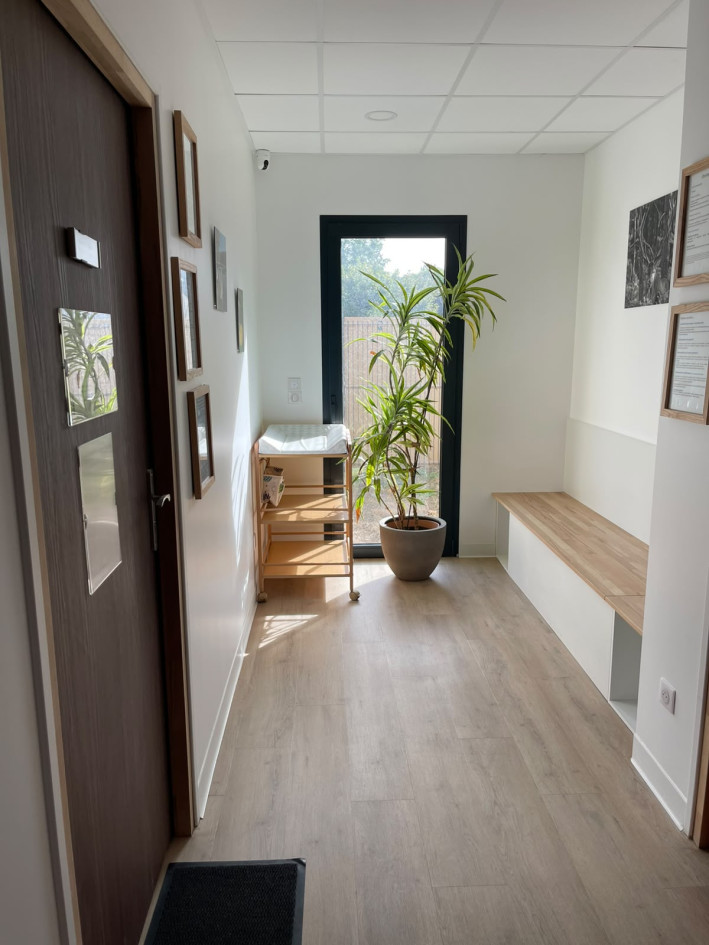 Cabinet professionnel de 16 m² à louer à Coye-la-Forêt – Santé / Paramédical