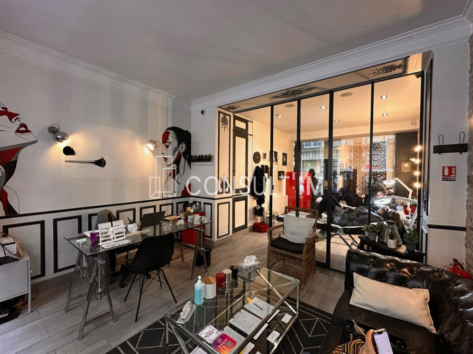 Proche de la Rue de Passy, une boutique de 44 m² à louer en très bon état