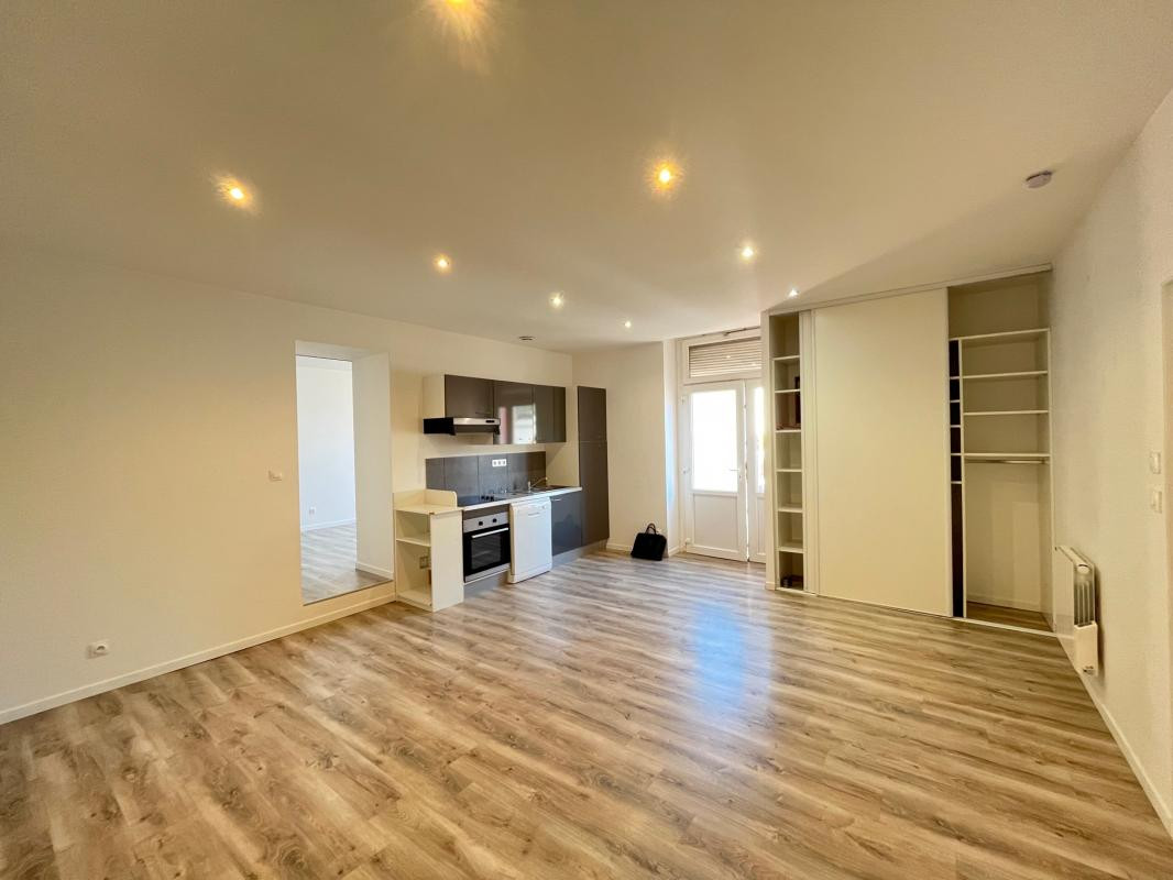 Immeuble de rapport 214m2 en parfait état avec JARDIN, TERRASSE, GARAGES à vendre Villars