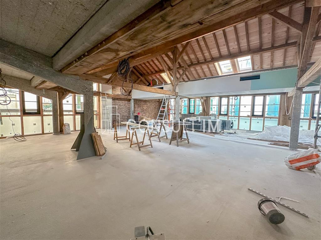 Immeuble indépendant de 760m² REFAIT A NEUF