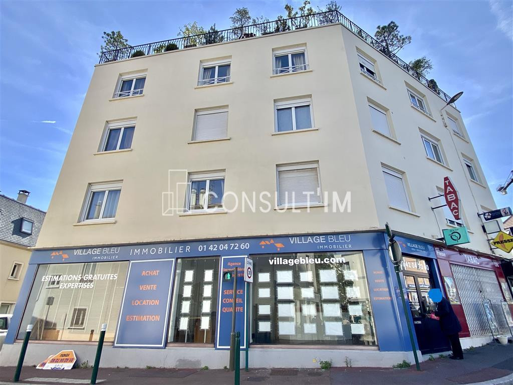 Bureaux d'angle sur rue