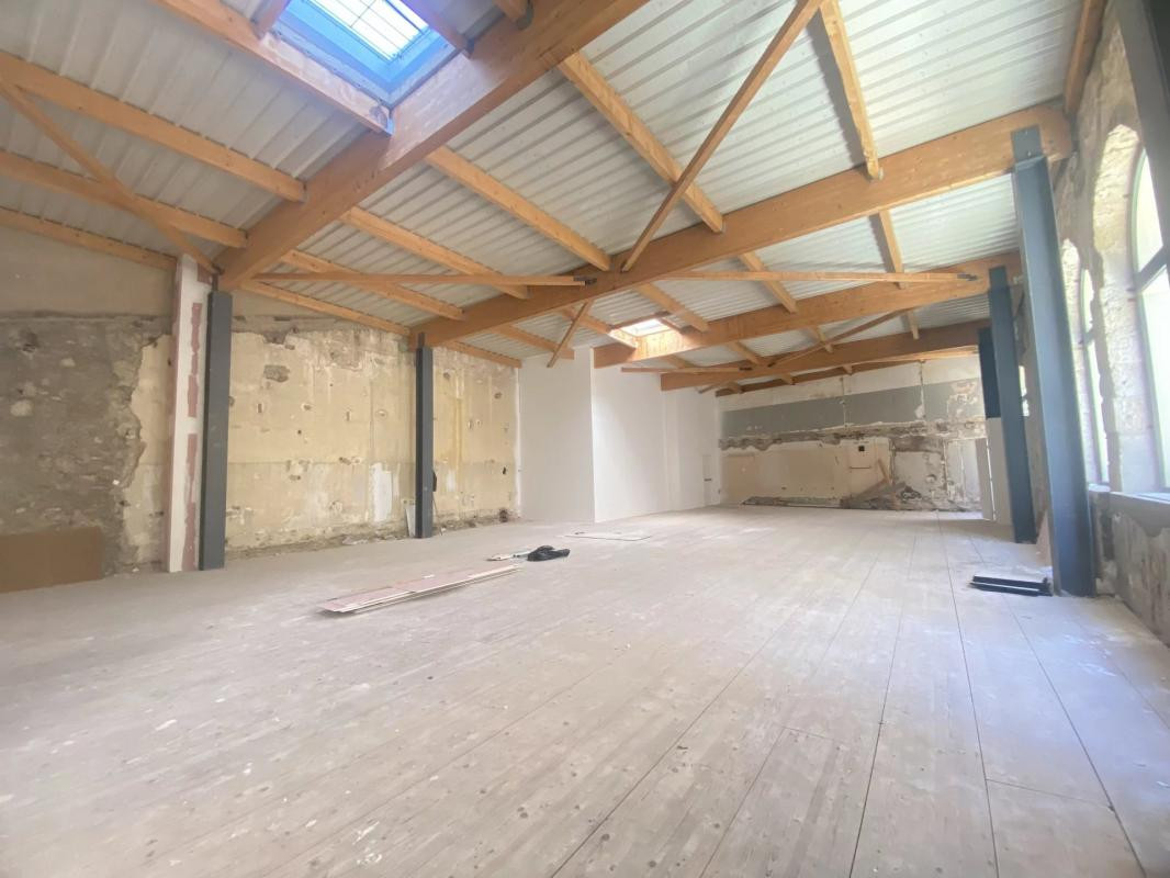 03200 VICHY - LOCAL COMMERCIAL BRUT -COEUR DE VILLE -