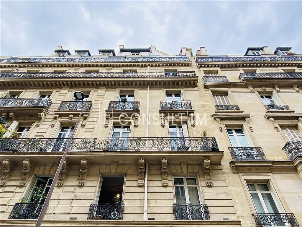 Bureaux climatisés avec belle hauteur sous plafond et accès indépendant