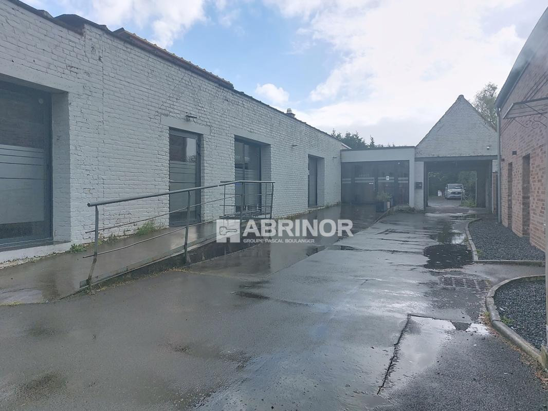 LOCAL COMMERCIAL de 384m² sur une parcelle de 2700m²