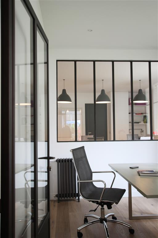 Bureaux modernes en bon état, câblés, calmes et lumineux
