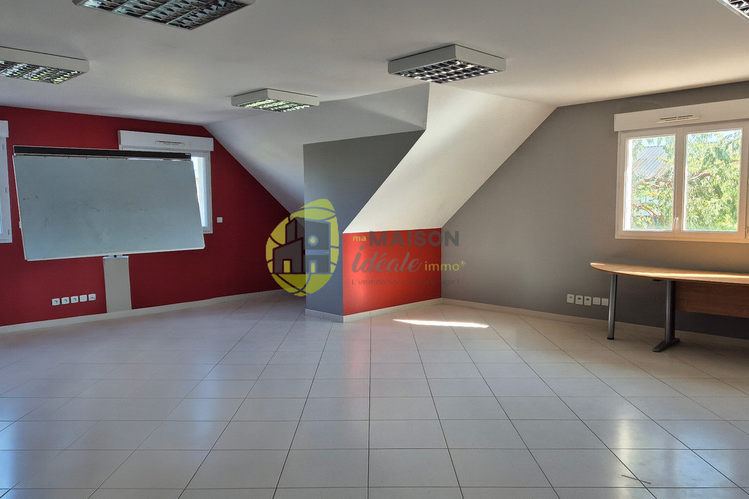 Local professionnel 476 m2 Saint-Doulchard