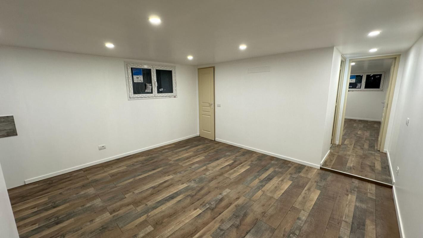Immeuble de 4 appartements (dont 2 terminés)