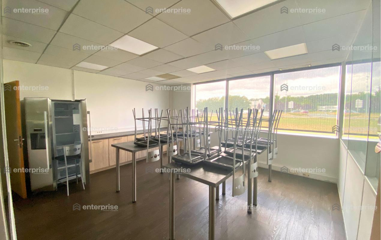 BUREAUX À VENDRE – 480 M² ENVIRON – FORTE VISIBILITÉ – IDÉAL CENTRE MÉDICAL