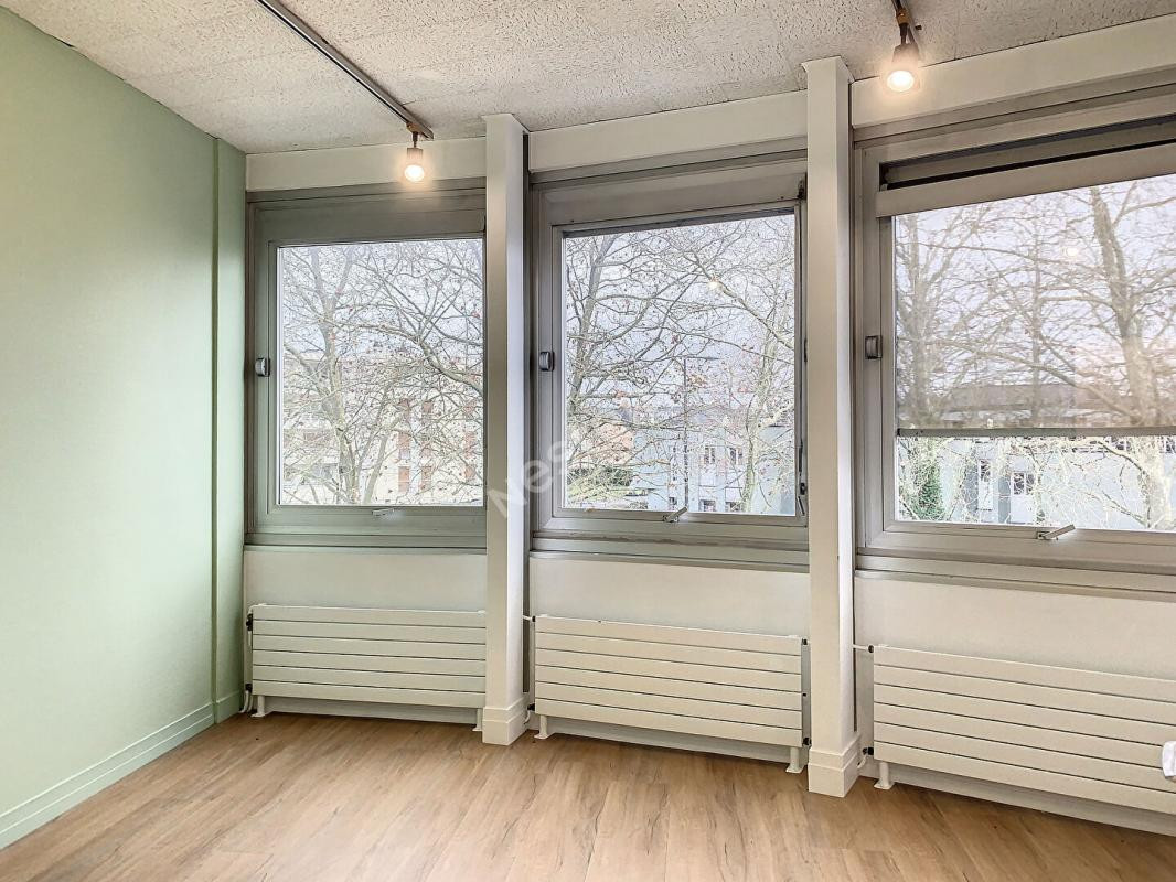 Double bureaux avec espaces communs Blois