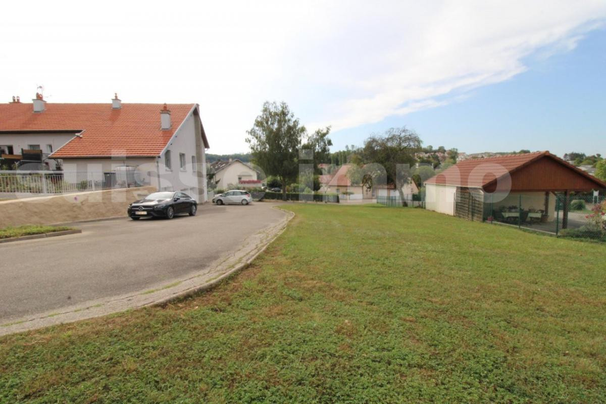 Immeuble - 370.69 m2 - 4 appartements - terrain d'environ 25 ares constructibles