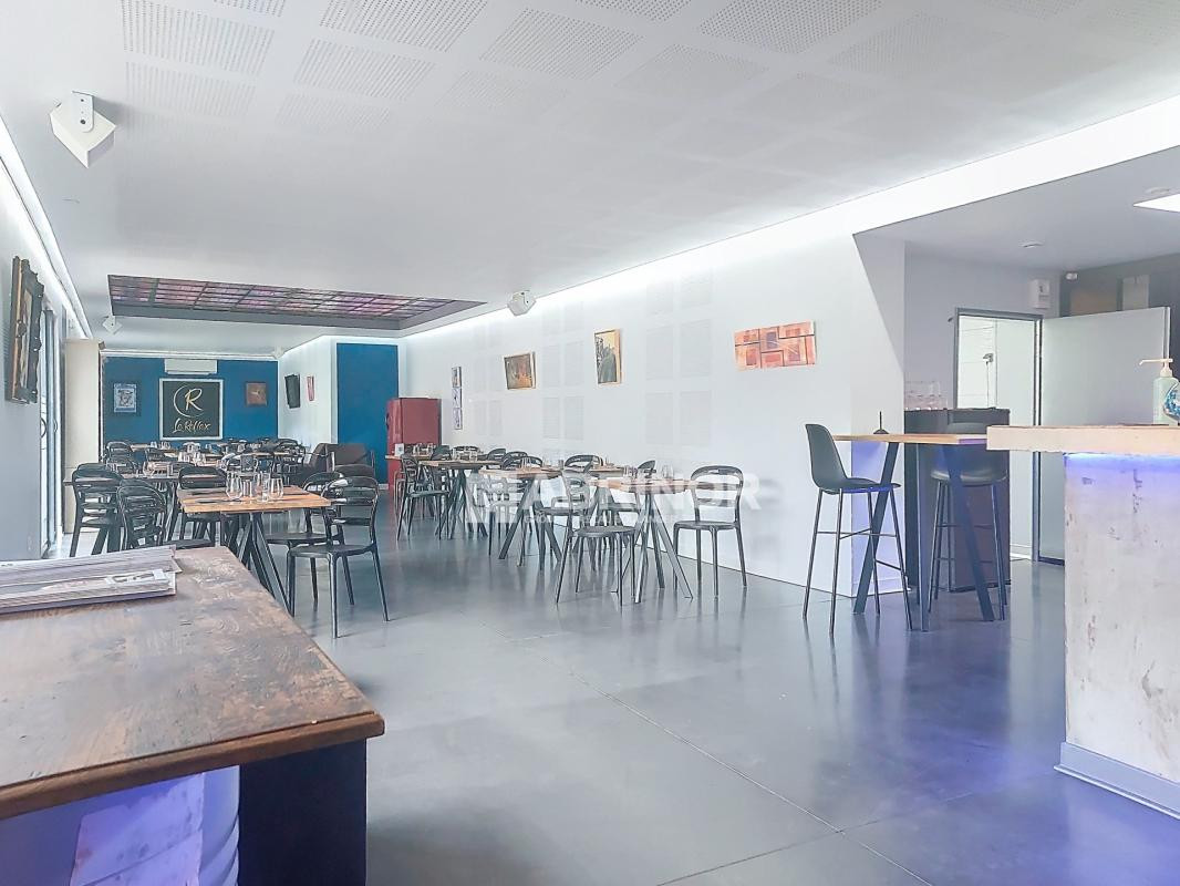 LOCAL COMMERCIAL de 384m² sur une parcelle de 2700m²