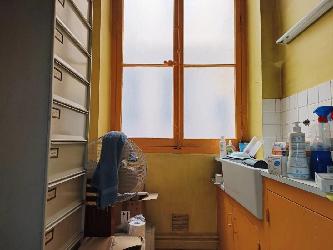 Murs Commerciaux - 72 m² - Les Pentes - Lyon 1