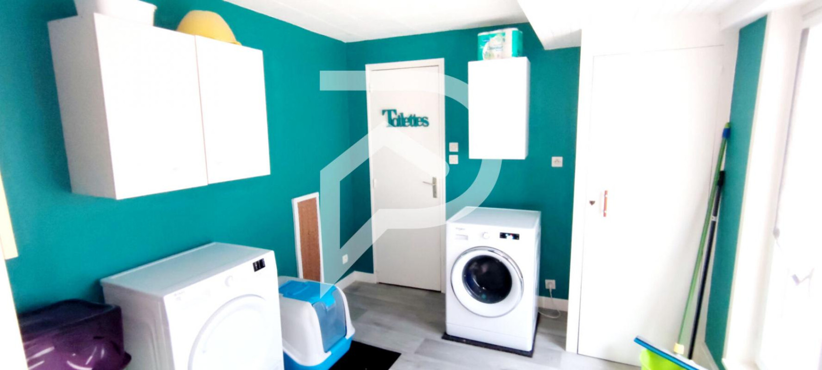 Immeuble à usage commercial et d'habitation