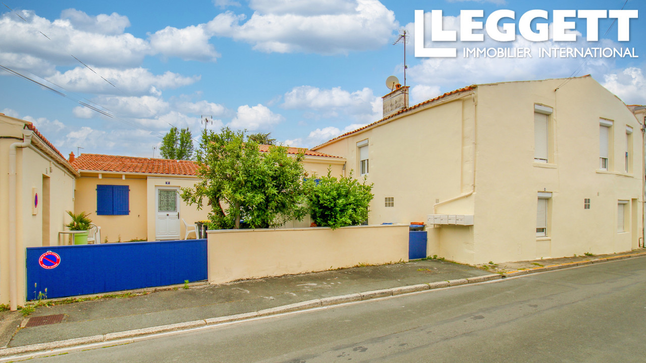 Idéal pour un investisseur à La Rochelle - 2 studios meublés, 2 T1  meublés, et 2 T3 en duplex loués vides