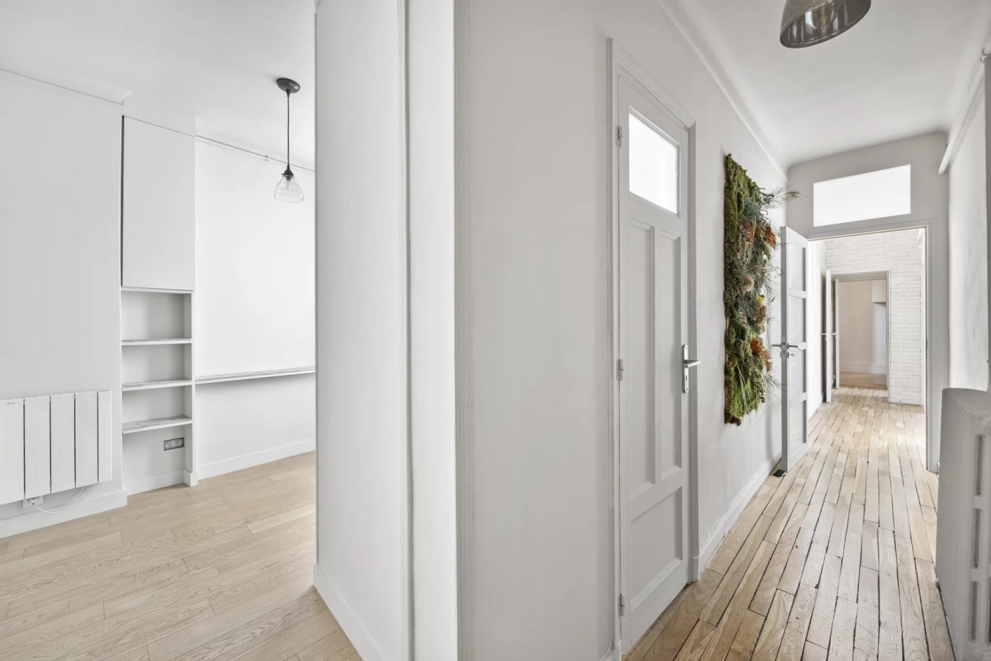 Mairie de Vincennes. Charmant local professionnel à louer de 49 m2 au 2ème étage