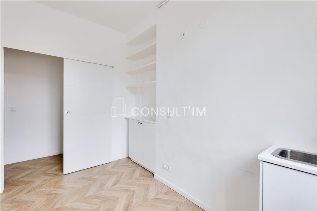 A toute proximité de la Porte de ST Cloud, locaux mixtes de 65 m² A Vendre