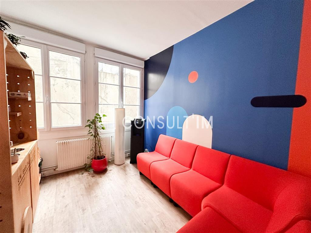 Bureaux câblés, excellent état, dans un bel immeuble proche Rambuteau