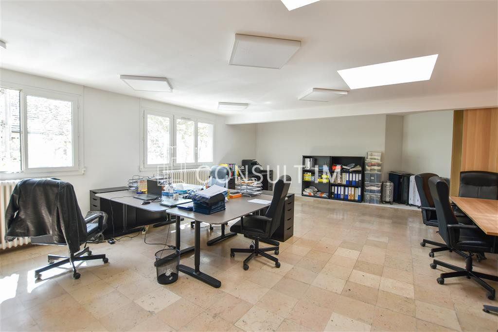 A deux pas du RER B. Bureaux à louer avec grande flexibilité d'aménagement