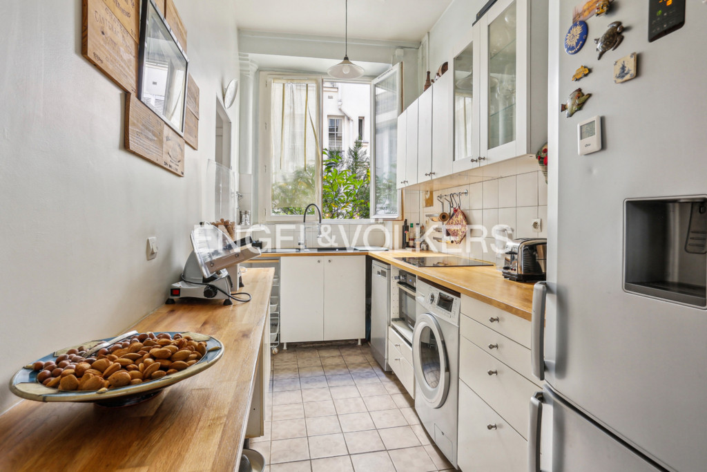 Batignolles-Mairie du 17e - Appartement-local 3 pièces 65m²