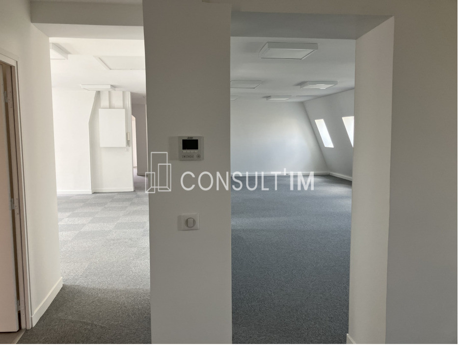 A louer bureaux renovés et climatisés dans le QCA