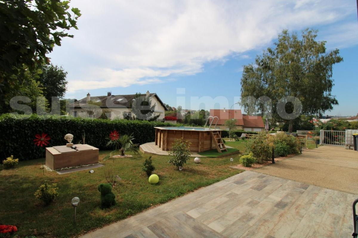 Immeuble - 370.69 m2 - 4 appartements - terrain d'environ 25 ares constructibles